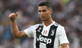 Вышивка формы для Криштиану Роналду