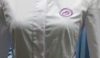 Процесс вышивки логотипа (фото)